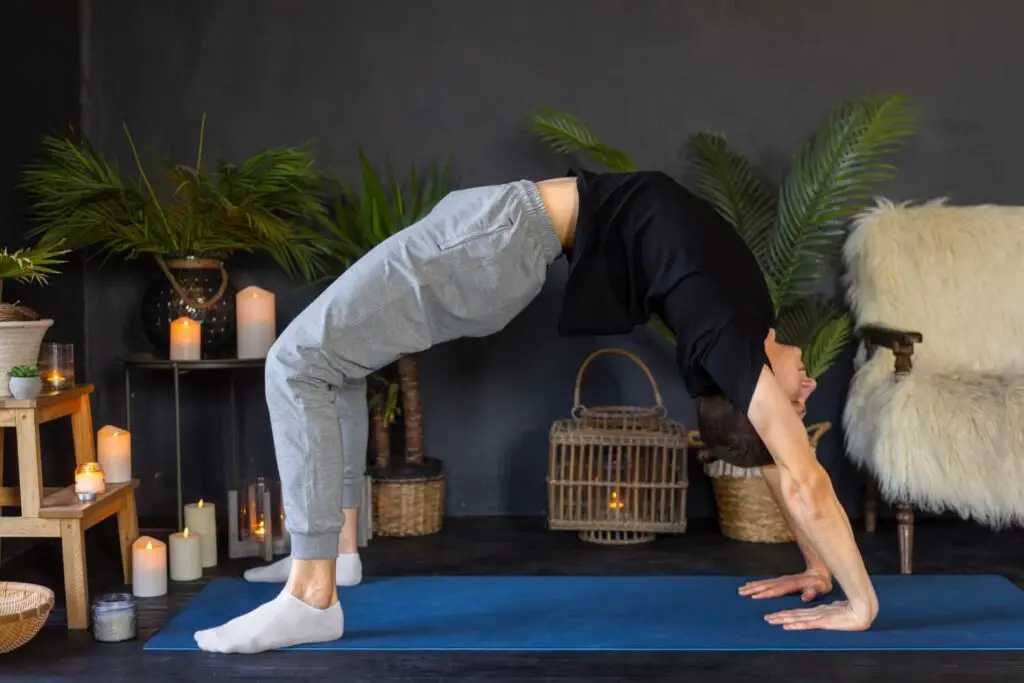 30 Minute Somatic Yoga: Hip Opening Flow